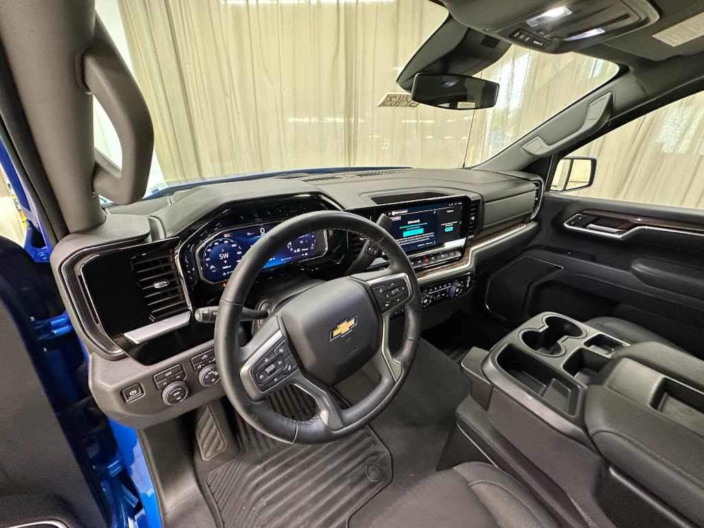 Used 2026 Chevrolet Silverado 1500 LT AWD/4WD image 28