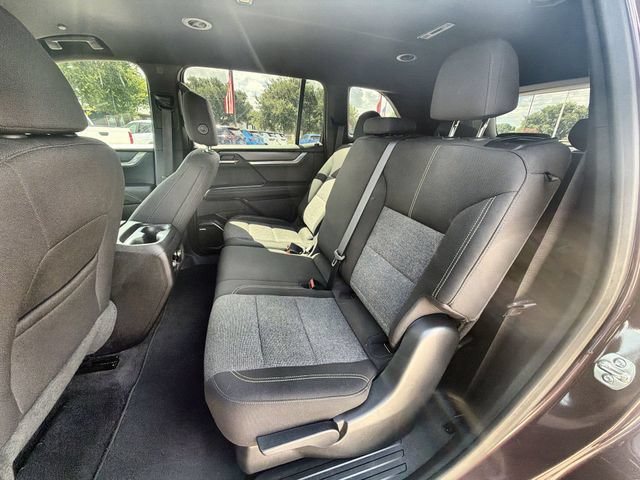 Certified 2025 GMC Acadia Elevation FWD image 24
