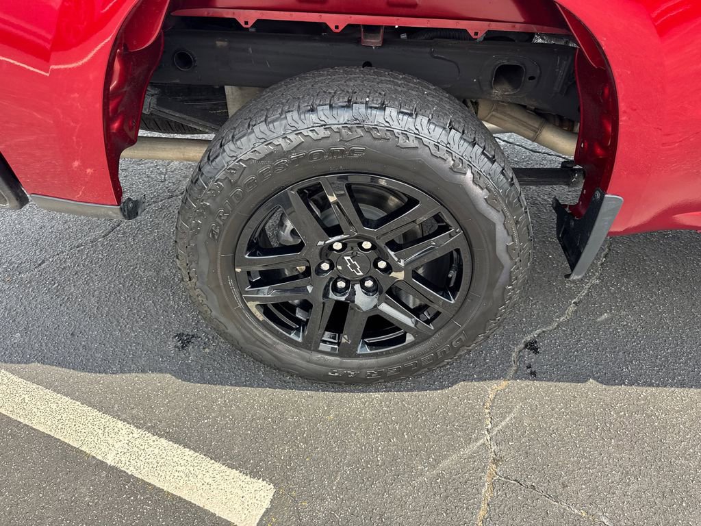 Used 2024 Chevrolet Silverado 1500 LT Trail Boss w/ LPO, Dark Essentials Package AWD/4WD image 18