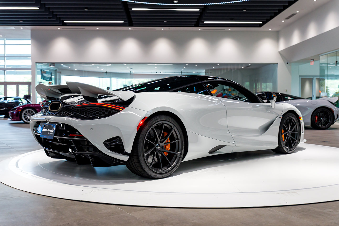 Used 2027 McLaren 750S RWD image 4