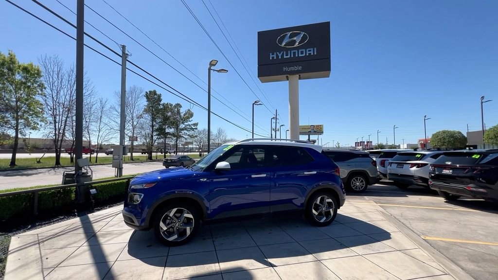 Certified 2021 Hyundai Venue SEL image 5
