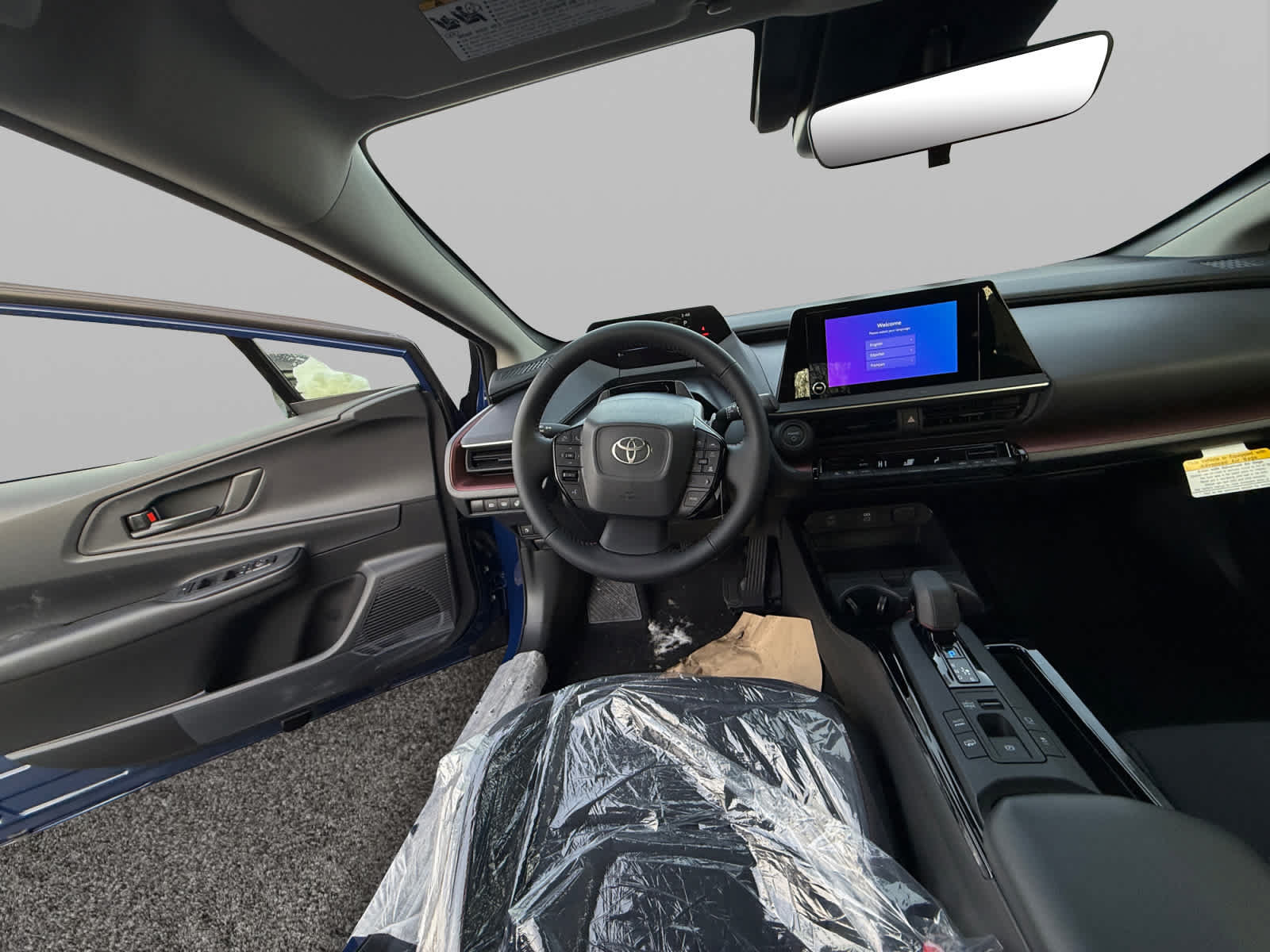 New 2026 Toyota Prius Plug-In Hybrid FWD image 12