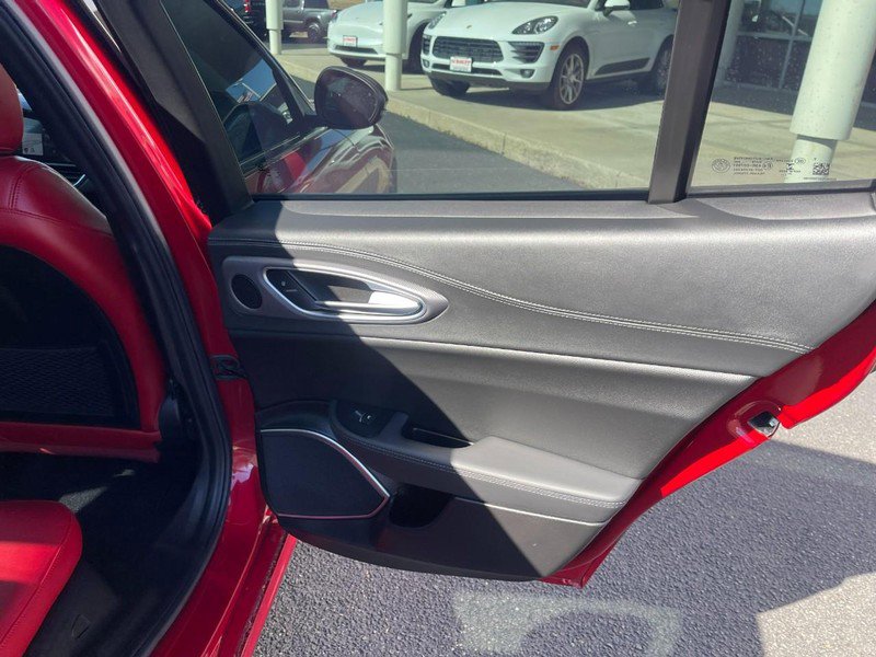 Used 2022 Alfa Romeo Giulia Veloce image 12