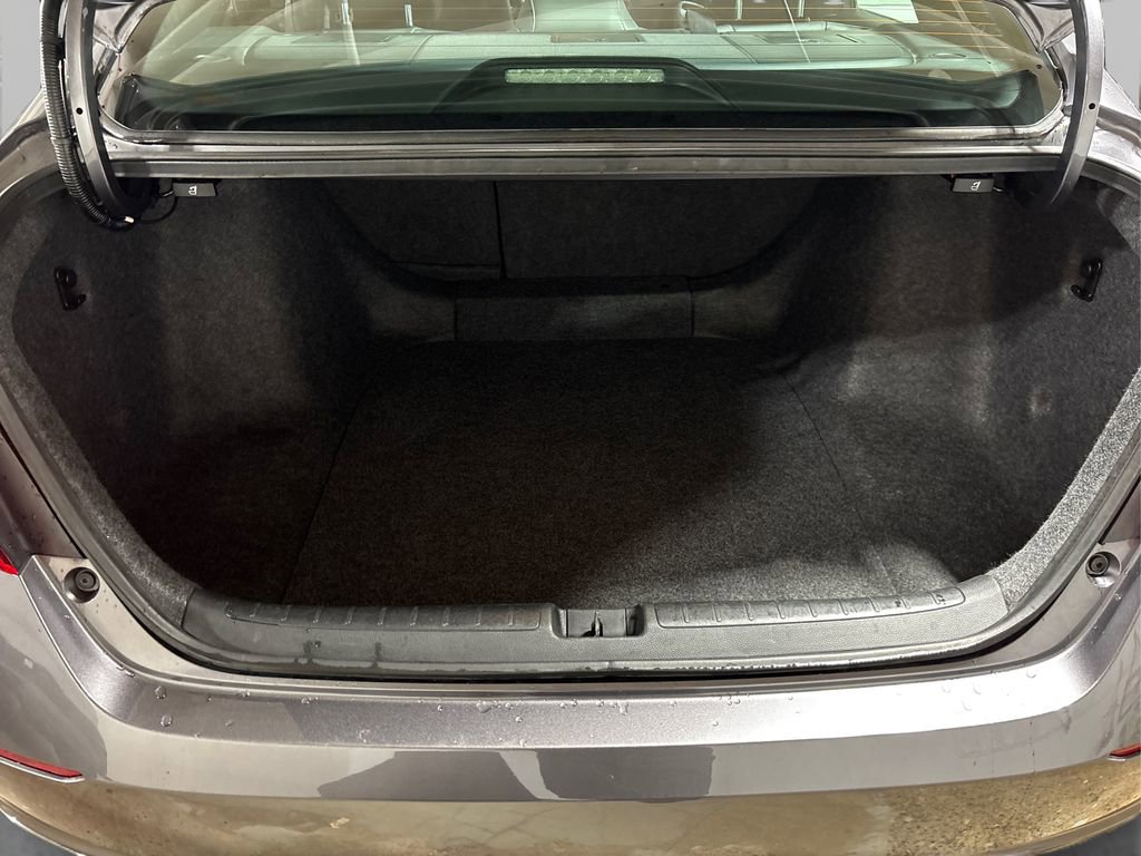 Used 2019 Honda Accord Sport image 11