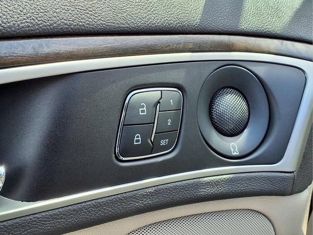 Used 2020 Lincoln MKZ Reserve w/ Monochromatic Package FWD image 18