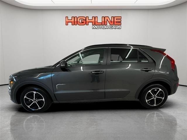 Used 2023 Kia Niro EX FWD image 9
