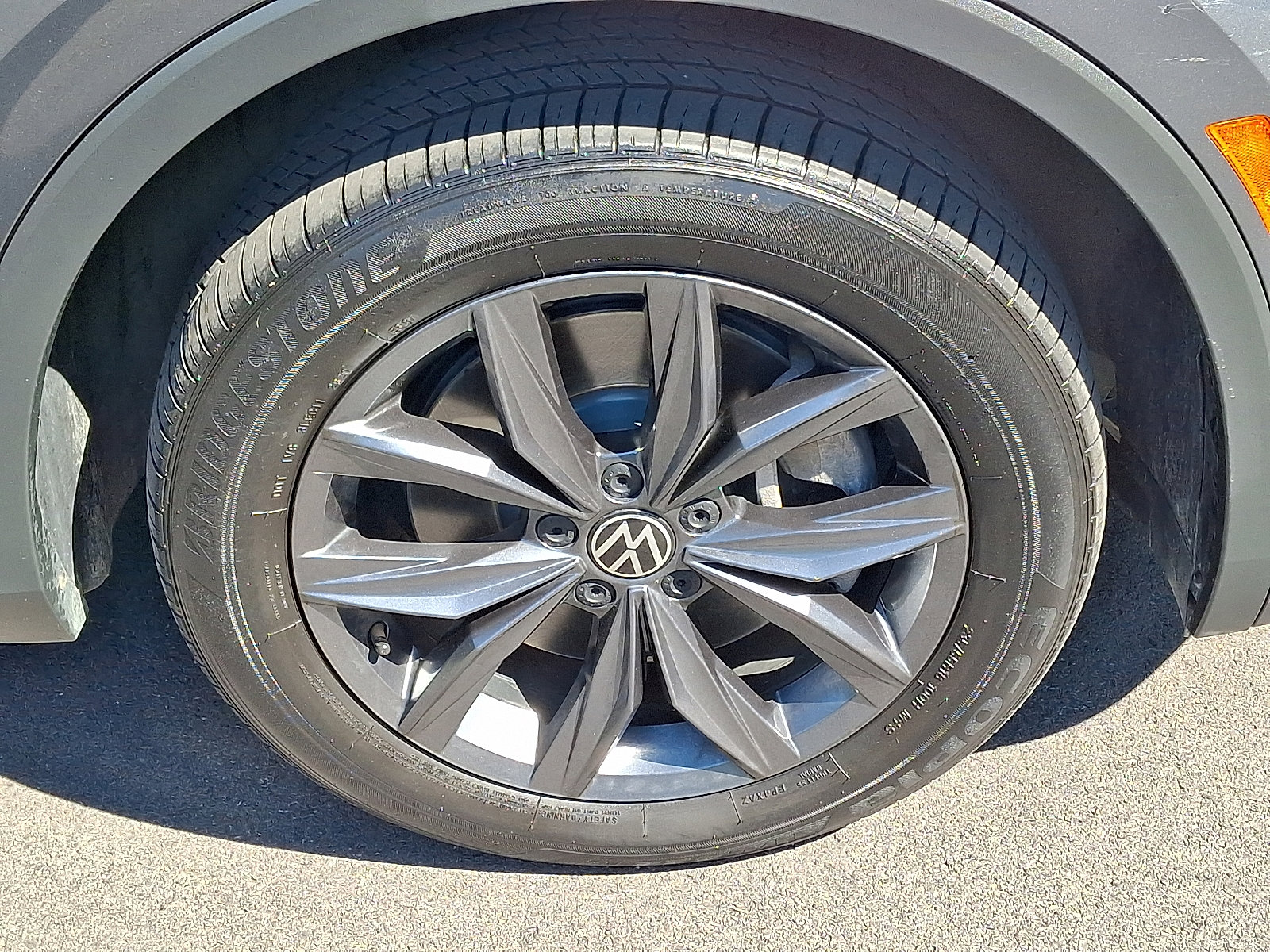 Used 2022 Volkswagen Tiguan SE AWD/4WD image 8