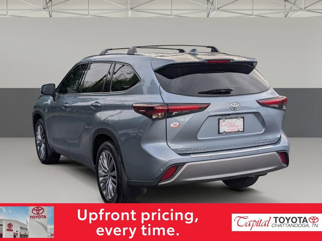 Used 2024 Toyota Highlander Platinum AWD/4WD image 5