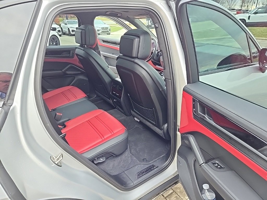 Used 2025 Porsche Cayenne GTS image 19