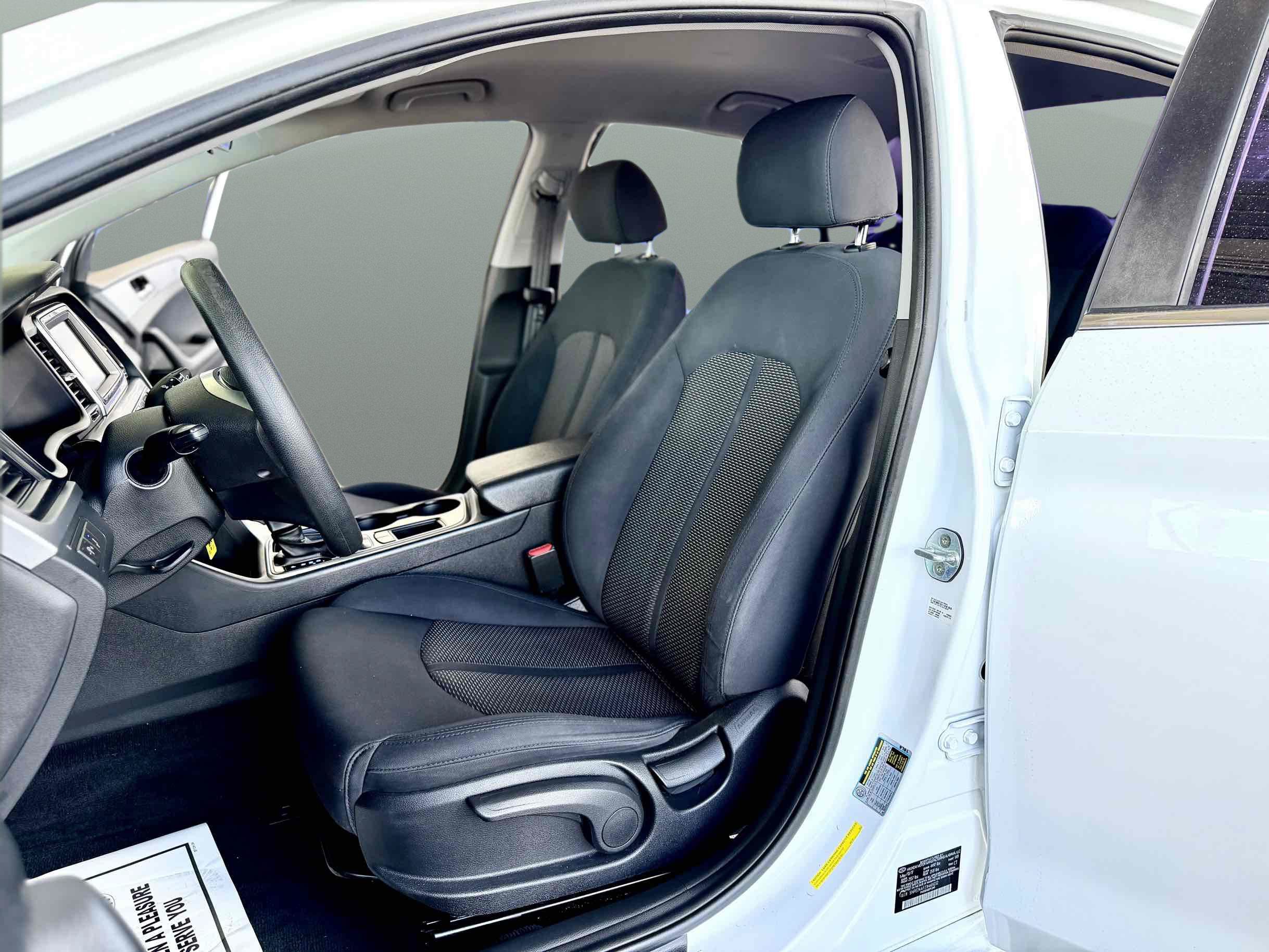 Used 2018 Hyundai Sonata SE FWD image 11