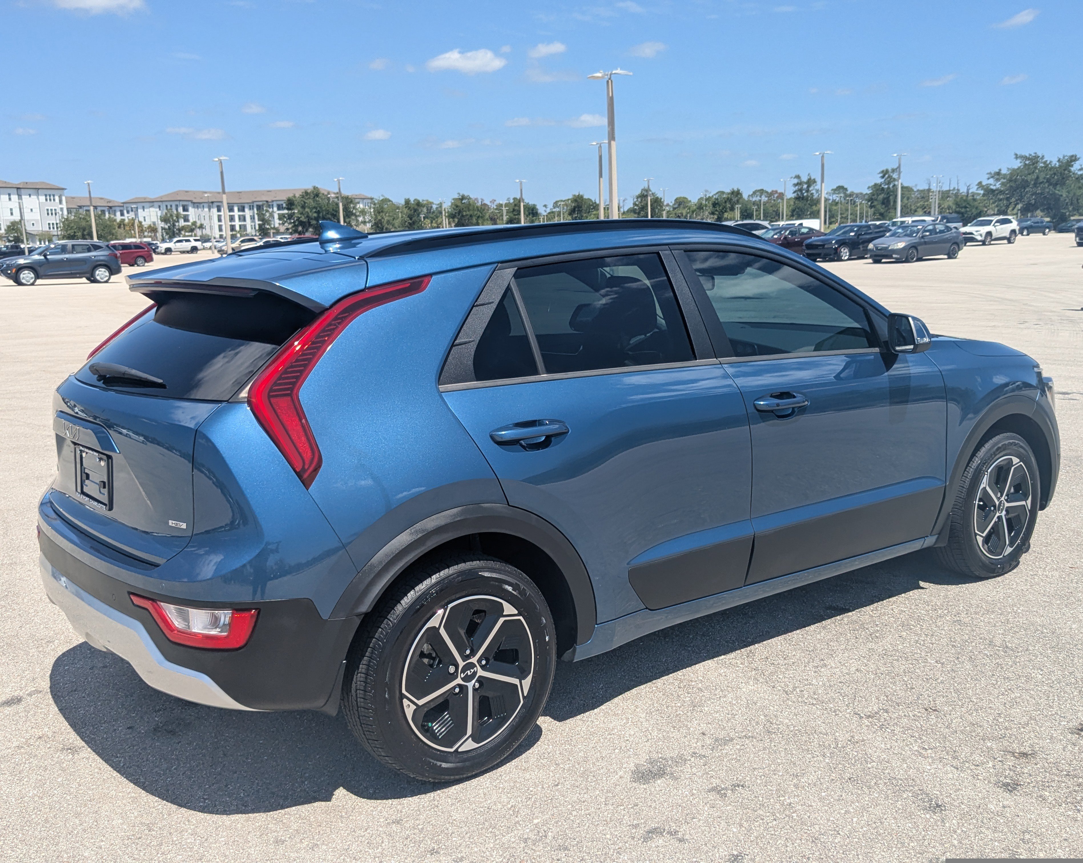 Certified 2024 Kia Niro EX FWD image 5