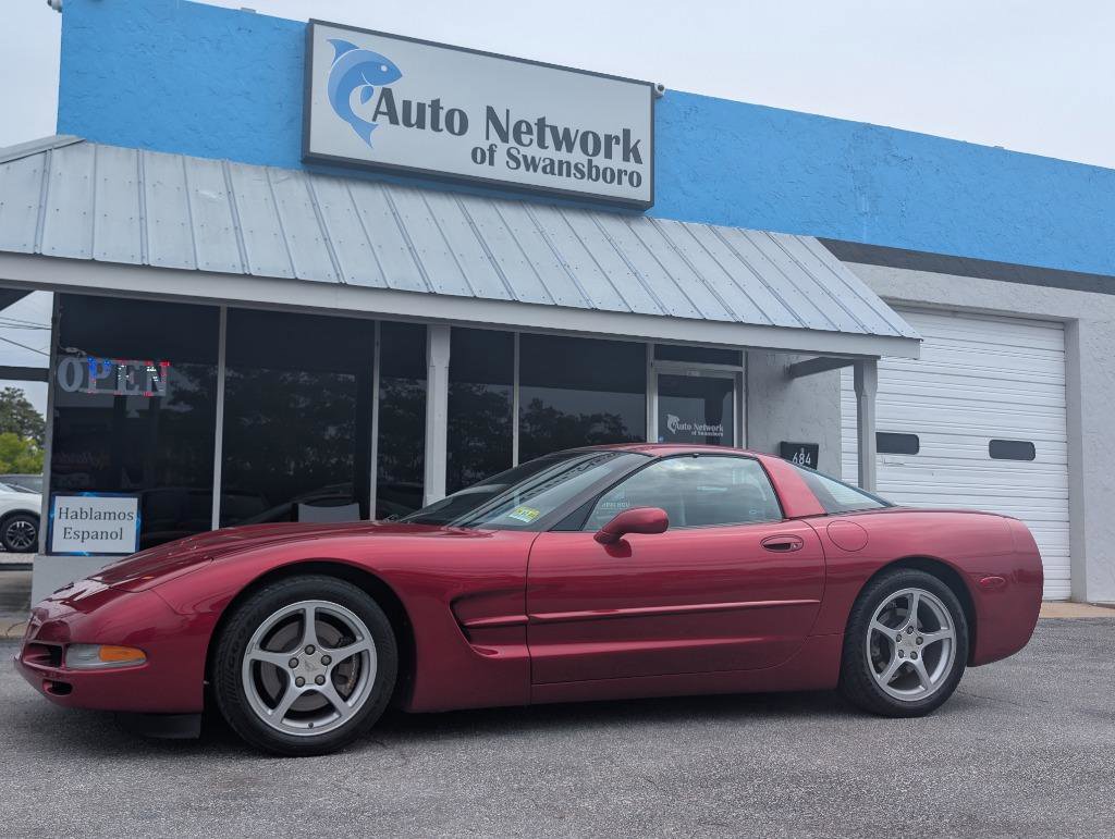 Used 2000 Chevrolet Corvette Coupe w/ Roof Pkg