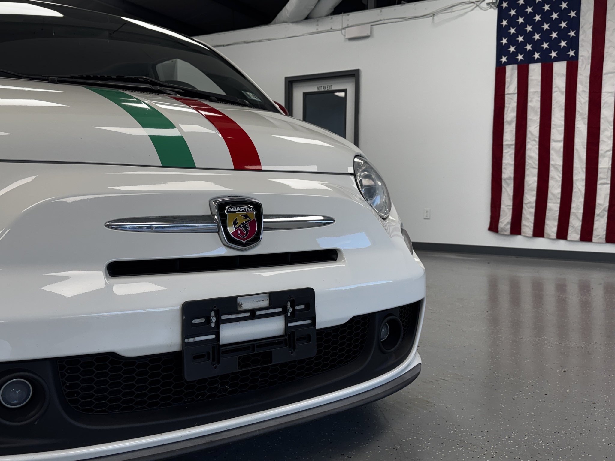 Used 2013 FIAT 500 Abarth w/ Beats Audio Pkg FWD image 11