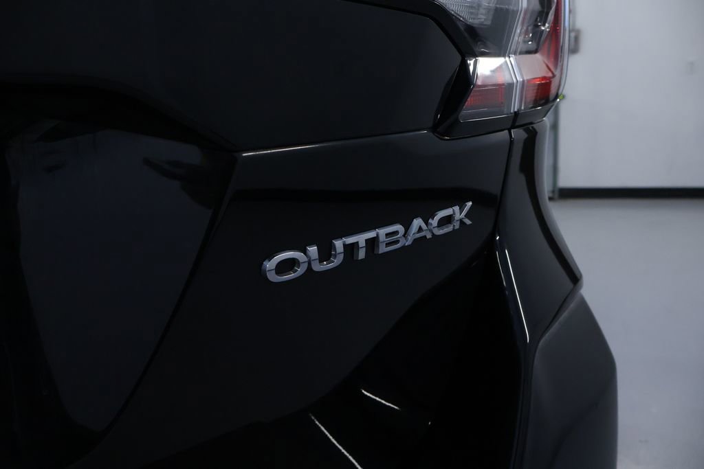 Used 2021 Subaru Outback Limited image 11