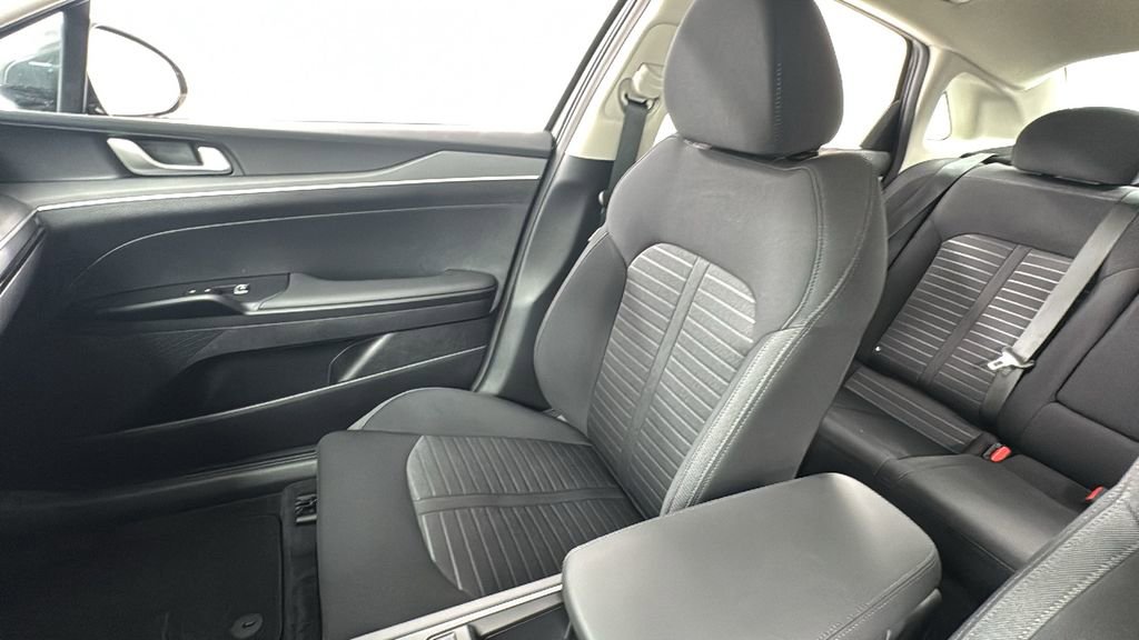 New 2026 Kia K5 LXS image 13