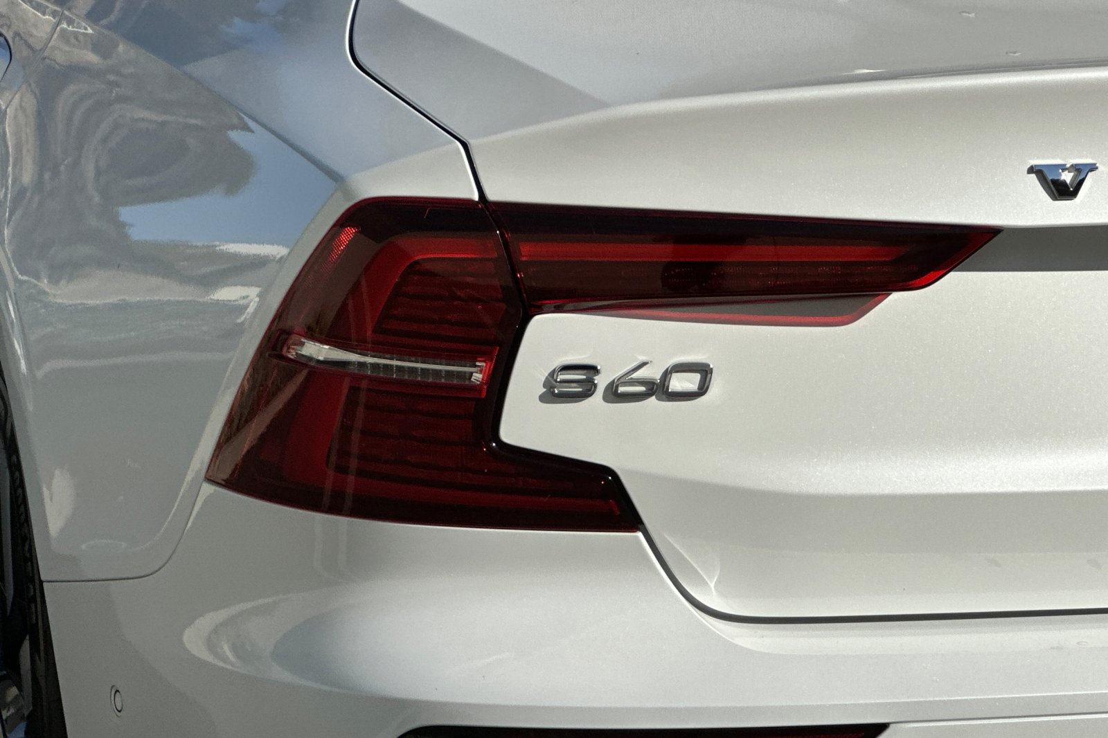 Certified 2025 Volvo S60 T8 Plus w/ Climate Package AWD/4WD image 34