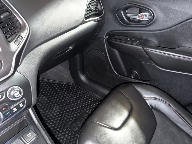 Used 2020 Jeep Cherokee Trailhawk w/ Cold Weather Group image 29