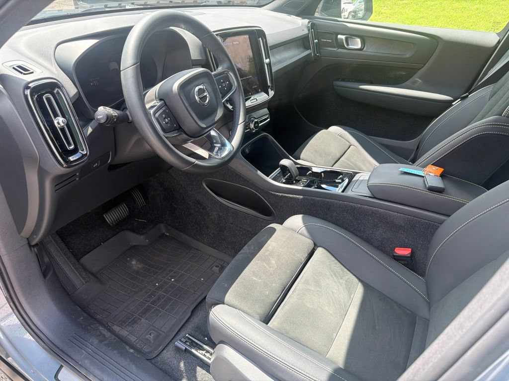 Certified 2023 Volvo C40 P8 Recharge Ultimate w/ Protection Package Premier AWD/4WD image 11