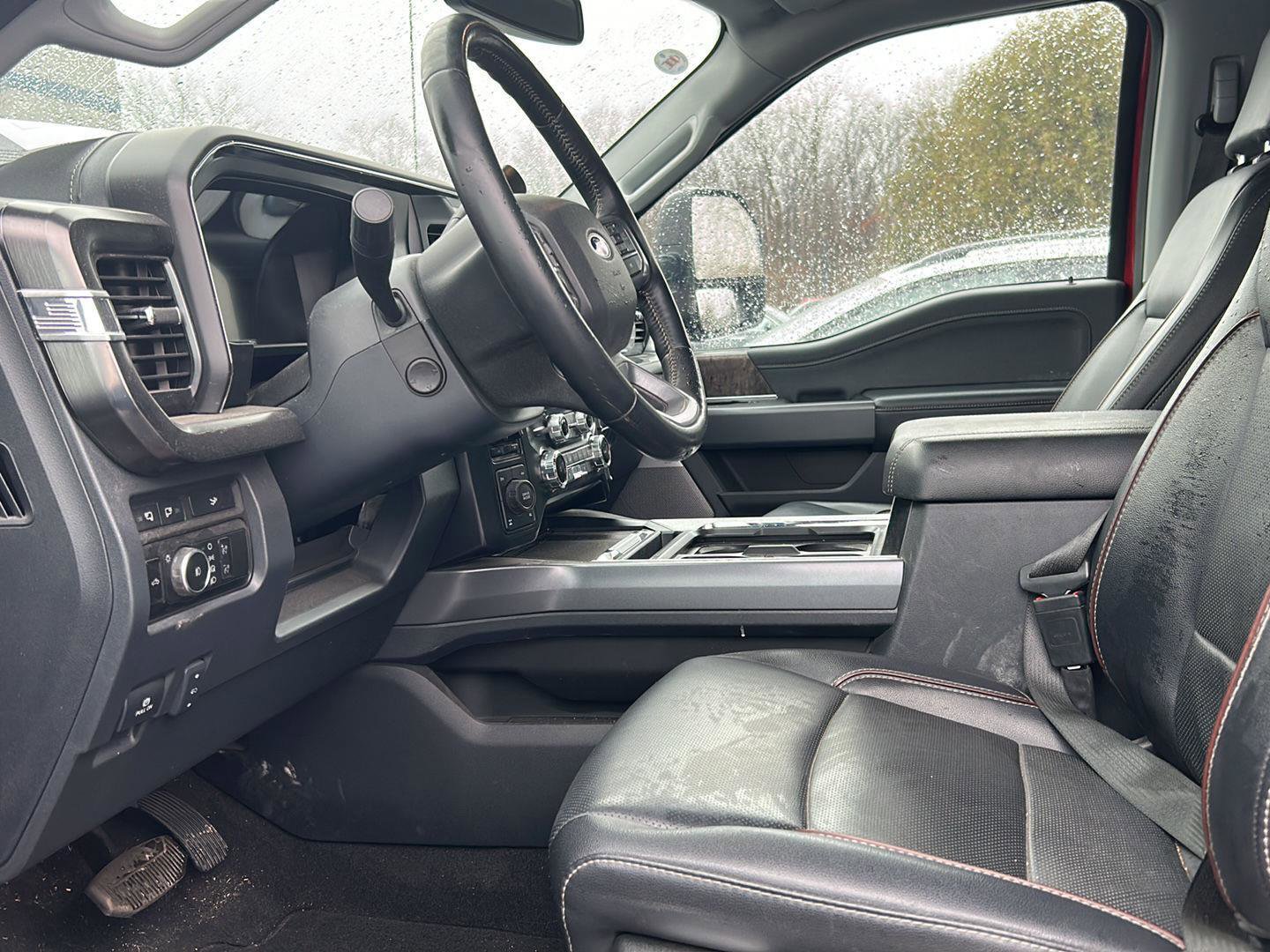 Used 2024 Ford F350 Lariat image 8