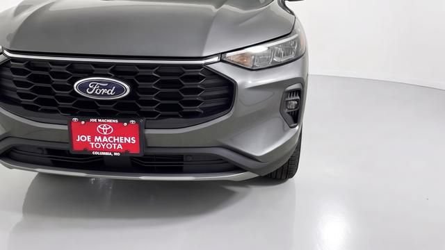 Used 2025 Ford Escape ST-Line Select AWD/4WD image 12