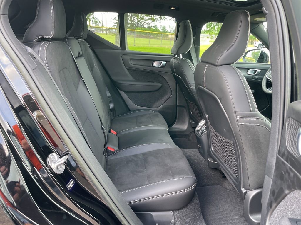 Used 2023 Volvo XC40 Recharge Plus AWD/4WD image 16