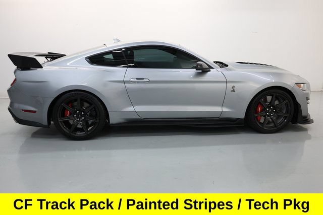 Used 2022 Ford Mustang Shelby GT500 w/ Carbon Fiber Track Pack RWD image 3