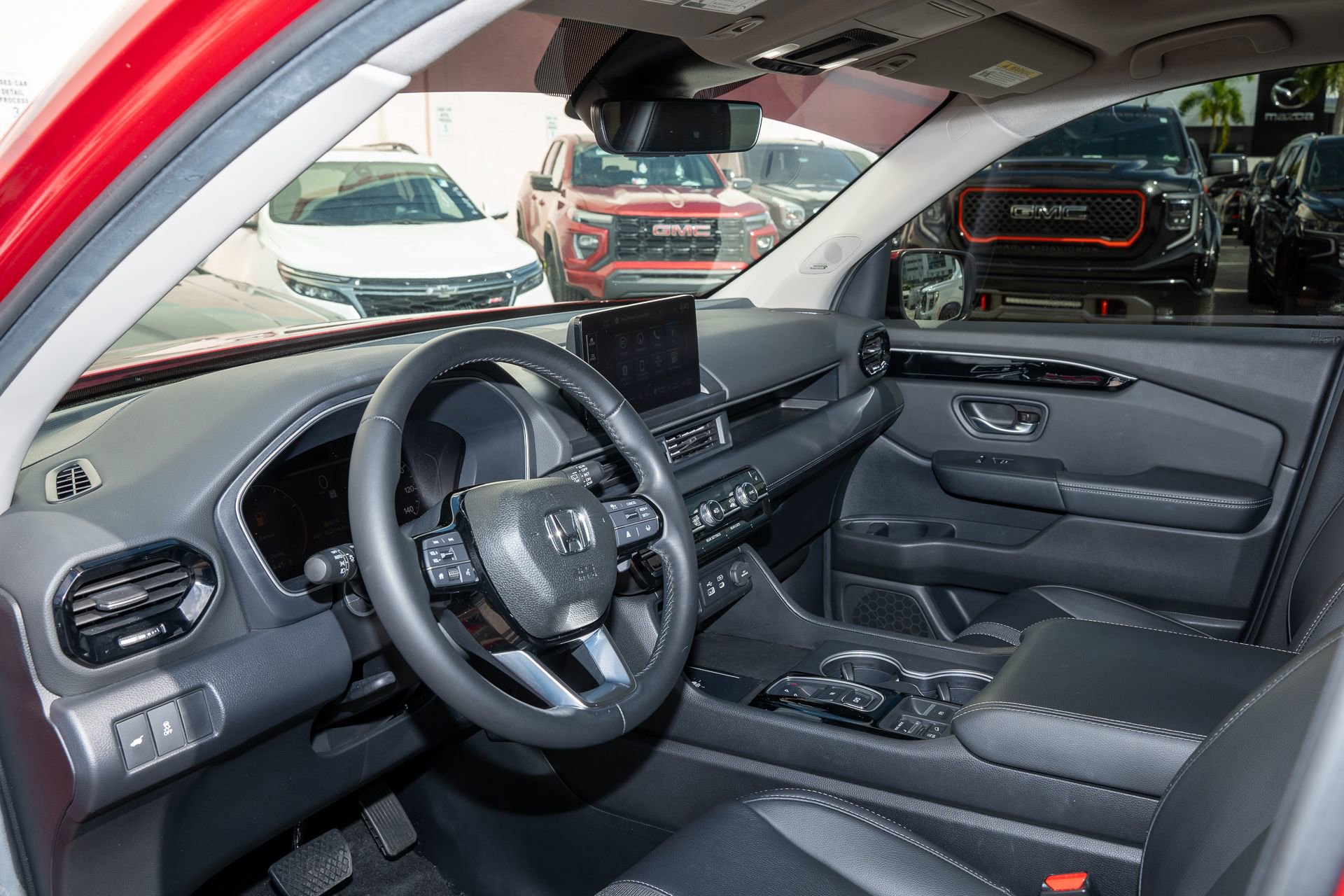 Certified 2025 Honda Pilot Touring image 16