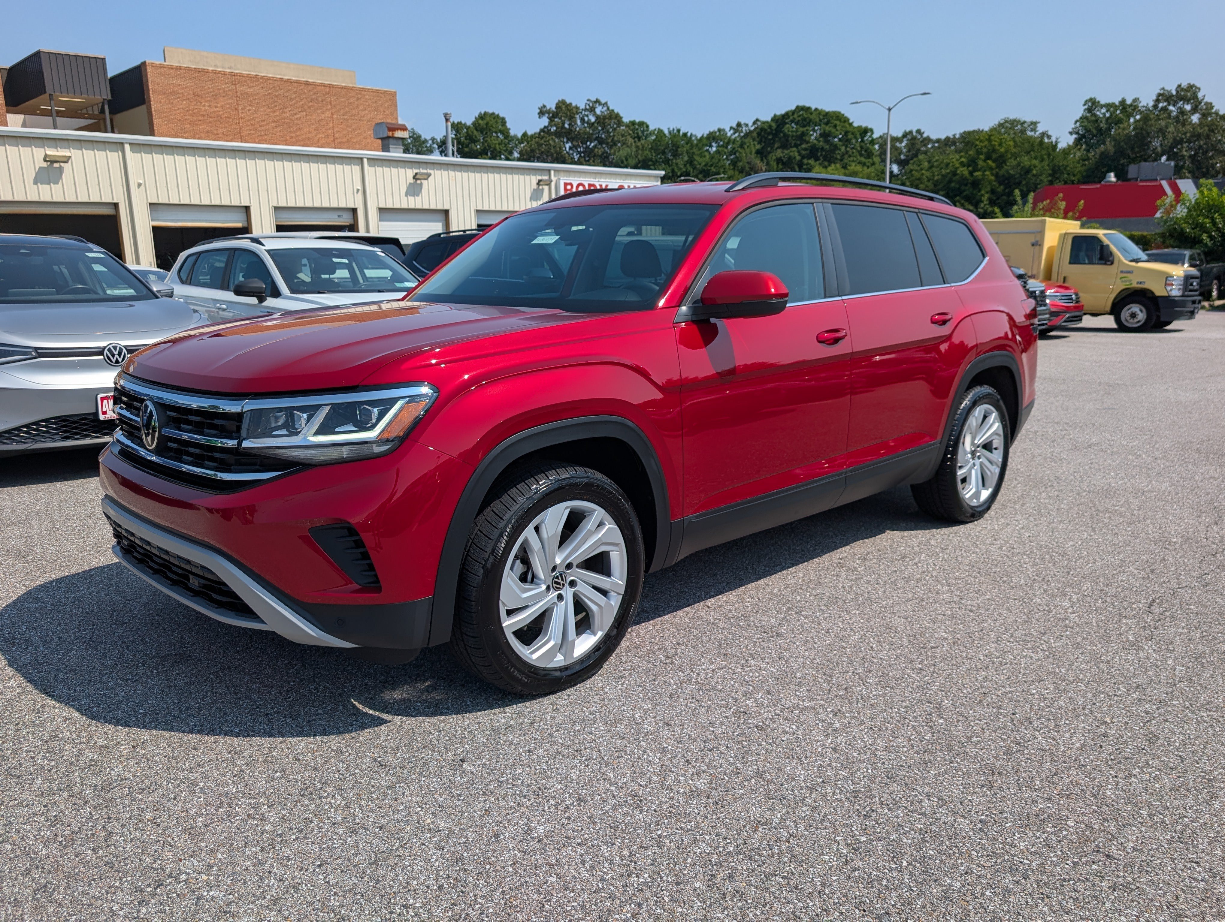 Used 2023 Volkswagen Atlas SE AWD/4WD image 7