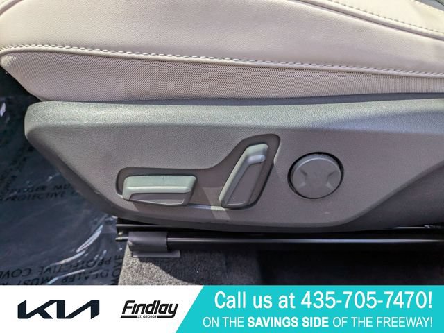 Certified 2025 Kia Niro EX Touring FWD image 17