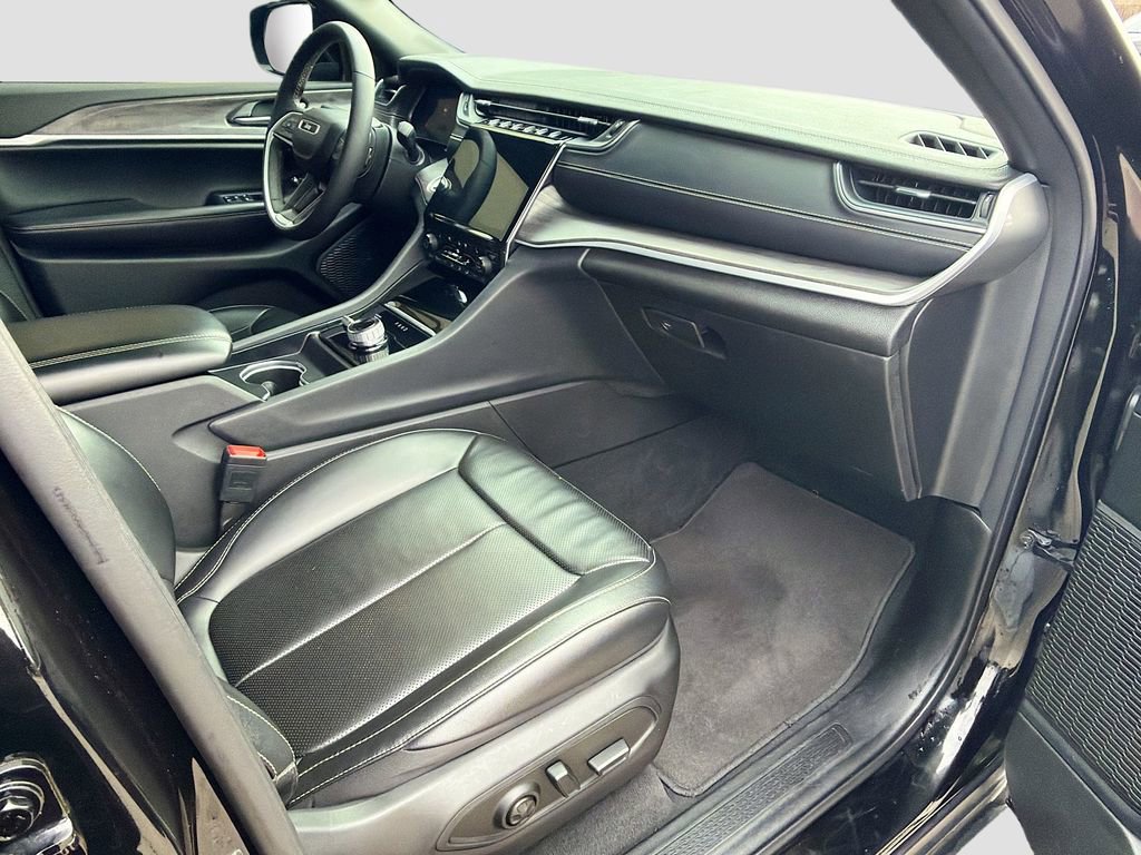 Used 2024 Jeep Grand Cherokee L Limited w/ Luxury Tech Group II image 15