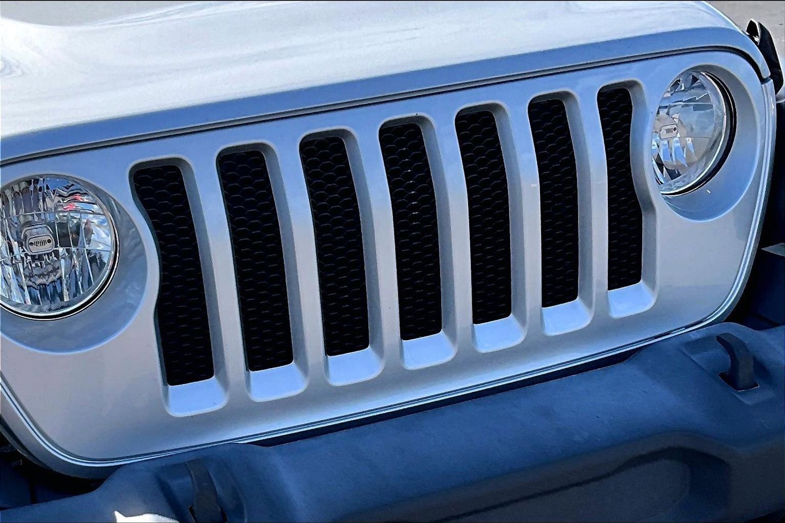 Used 2023 Jeep Wrangler Sport S image 30