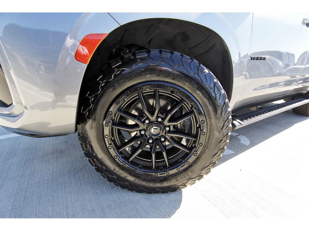 Used 2021 Chevrolet Tahoe Z71 w/ Z71 Signature Package image 28