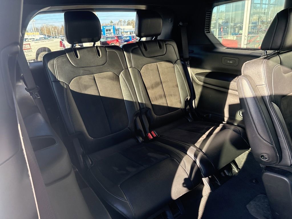 Used 2023 Jeep Grand Cherokee L Laredo image 30