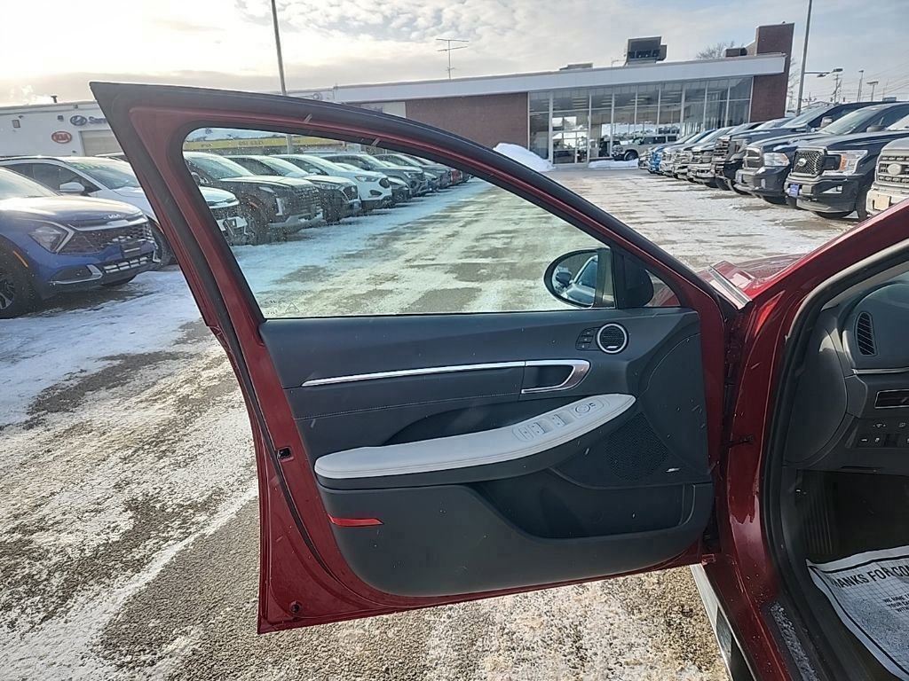 Certified 2023 Hyundai Sonata Limited w/ Cargo Package image 13
