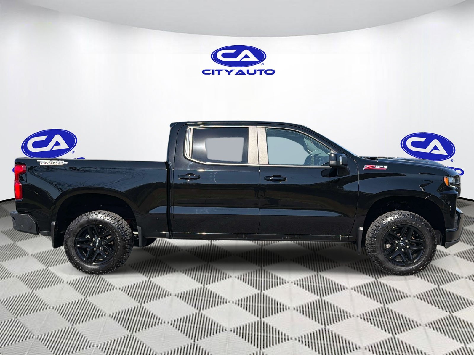 Used 2021 Chevrolet Silverado 1500 LT Trail Boss w/ LT Trail Boss Premium Package AWD/4WD image 2