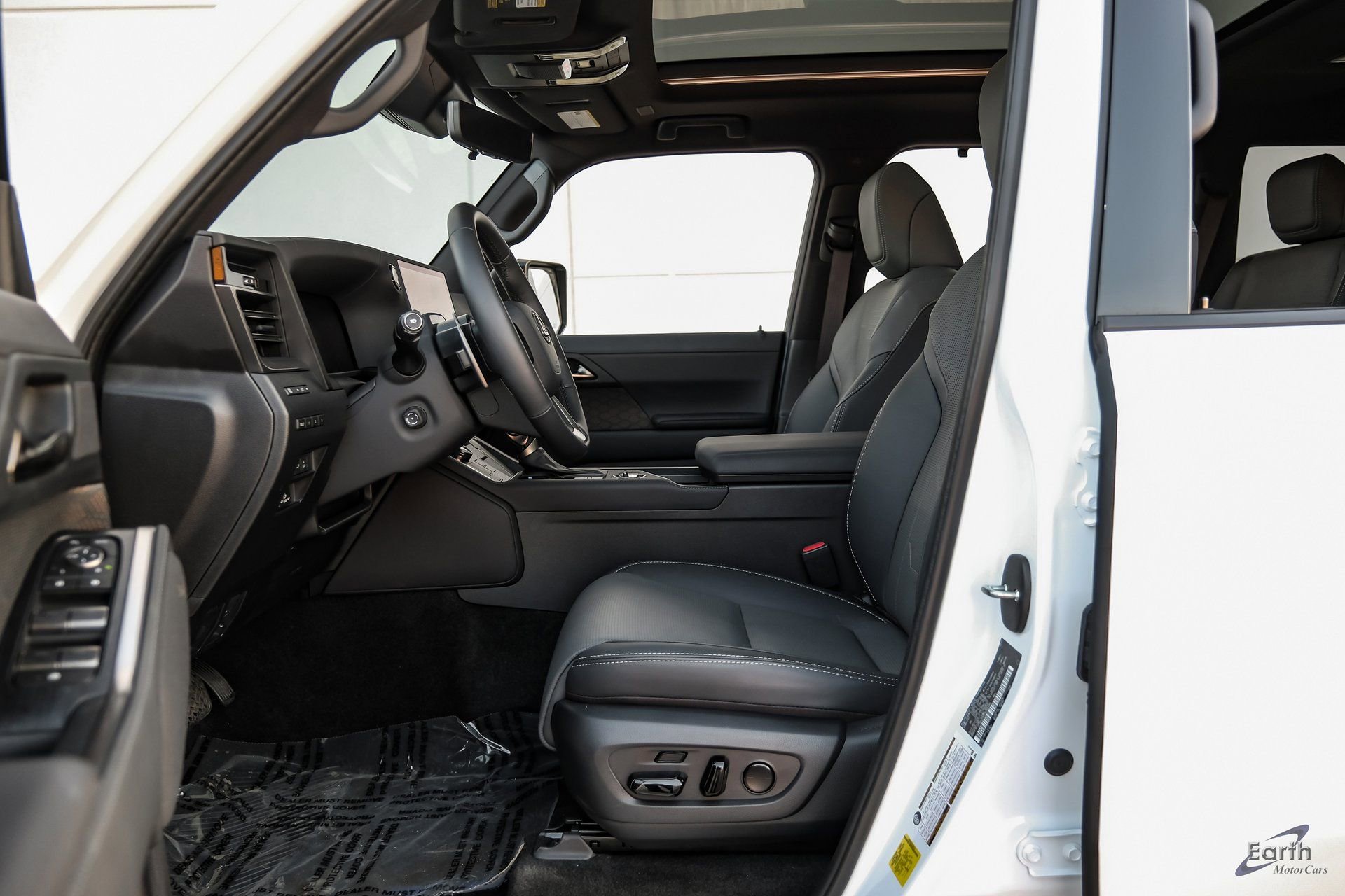 Used 2025 Lexus GX 550 550 Luxury+ HUD Vossen Wheels w/ Accessory Package (2T) image 26