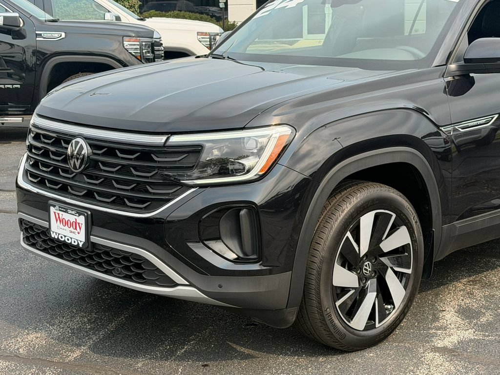 Used 2024 Volkswagen Atlas Cross Sport SE AWD/4WD image 4