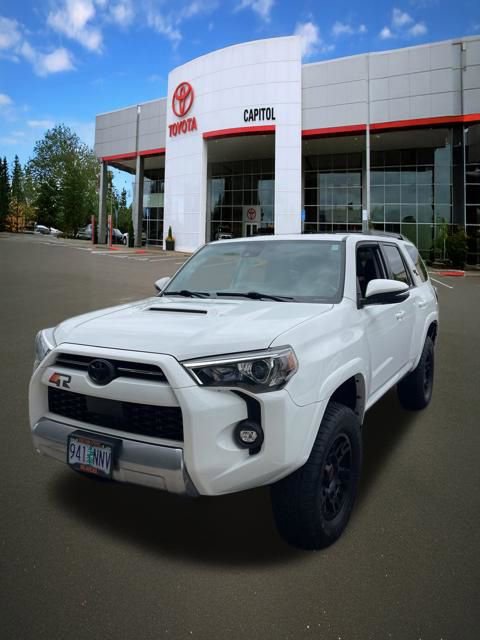 Used 2022 Toyota 4Runner TRD Off-Road Premium AWD/4WD image 12