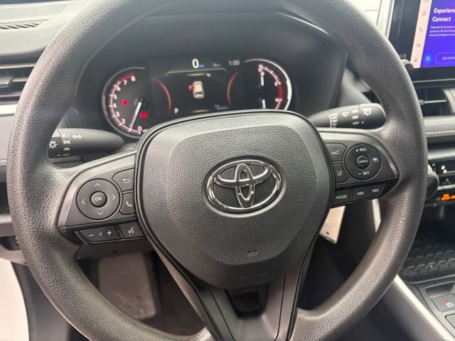 Used 2024 Toyota RAV4 LE AWD/4WD image 15