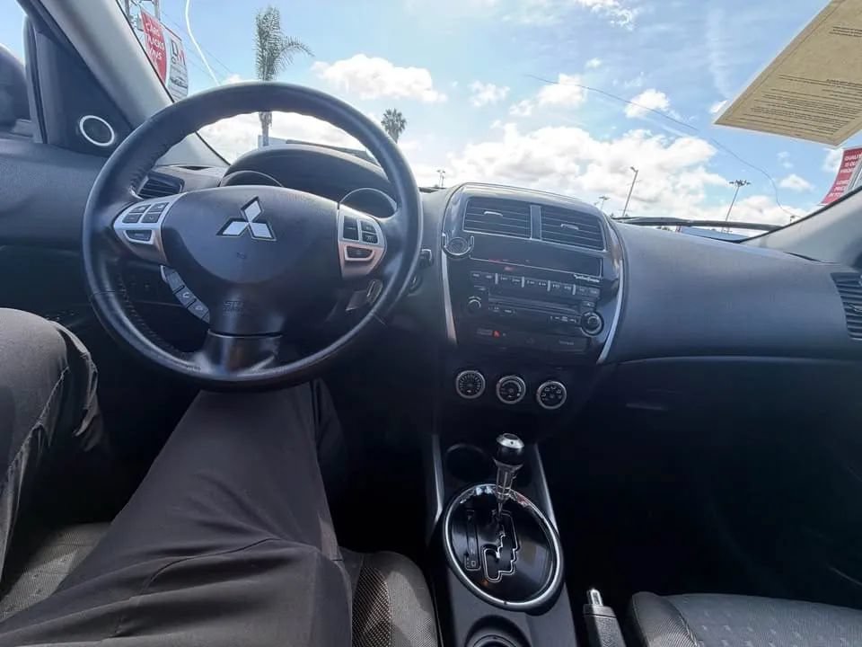 Used 2011 Mitsubishi Outlander Sport SE FWD image 6