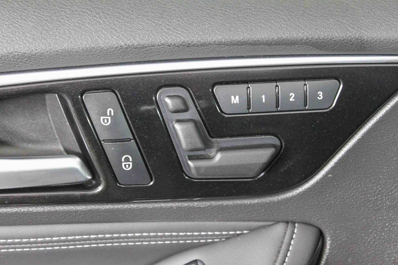 Used 2018 INFINITI QX30 Premium w/ Navigation Package image 22