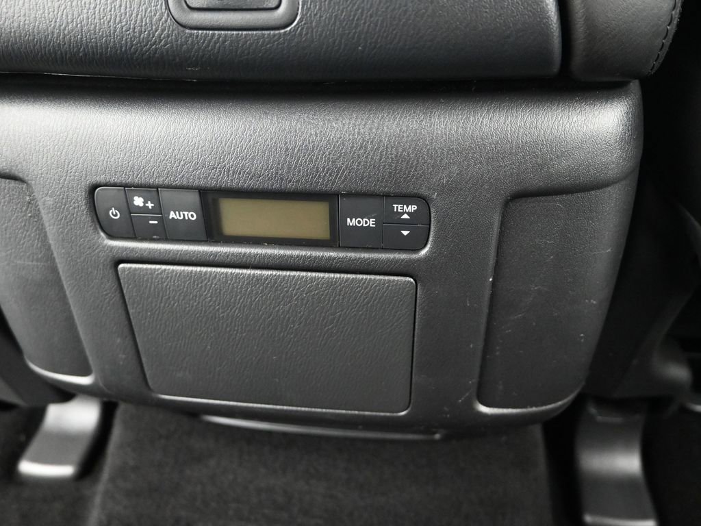 Used 2024 Nissan Armada SL w/ Captain's Chairs Package image 13