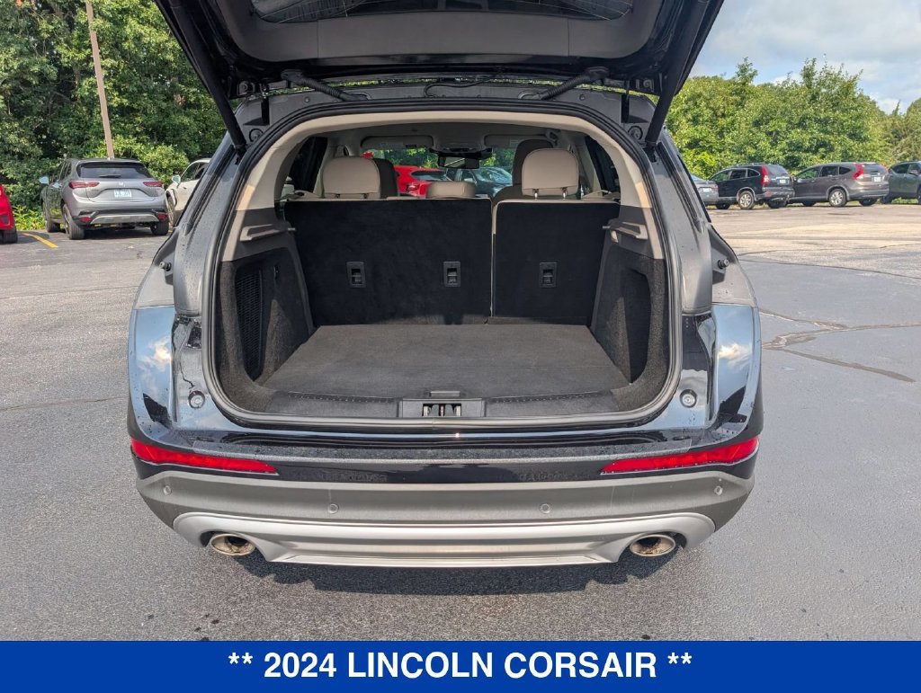 Used 2024 Lincoln Corsair AWD image 32