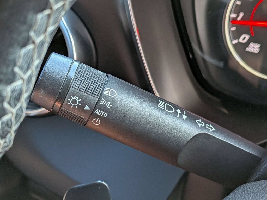Used 2020 Chevrolet Camaro LT RWD image 22