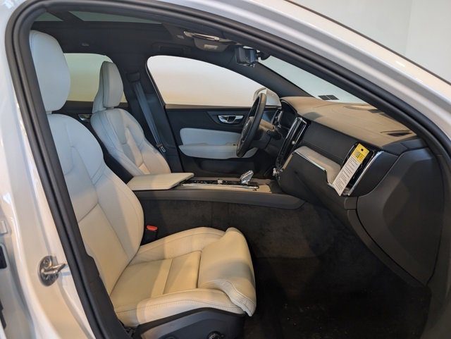 New 2026 Volvo V60 B5 Cross Country Ultra w/ Protection Package Premier image 31