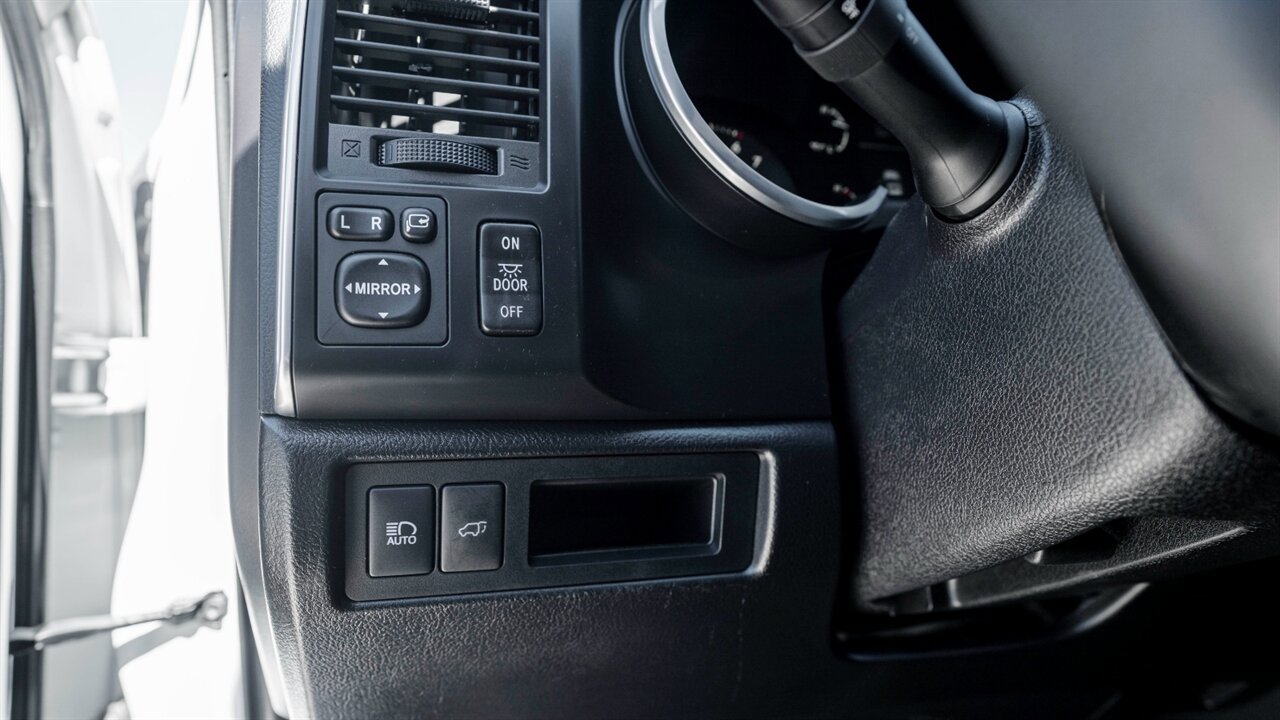 Used 2021 Toyota Sequoia TRD Pro AWD/4WD image 28