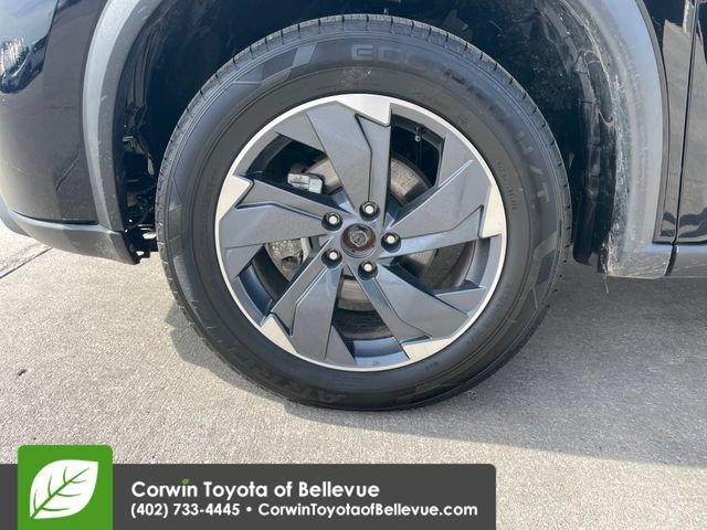 Used 2024 Nissan Rogue SV FWD image 25