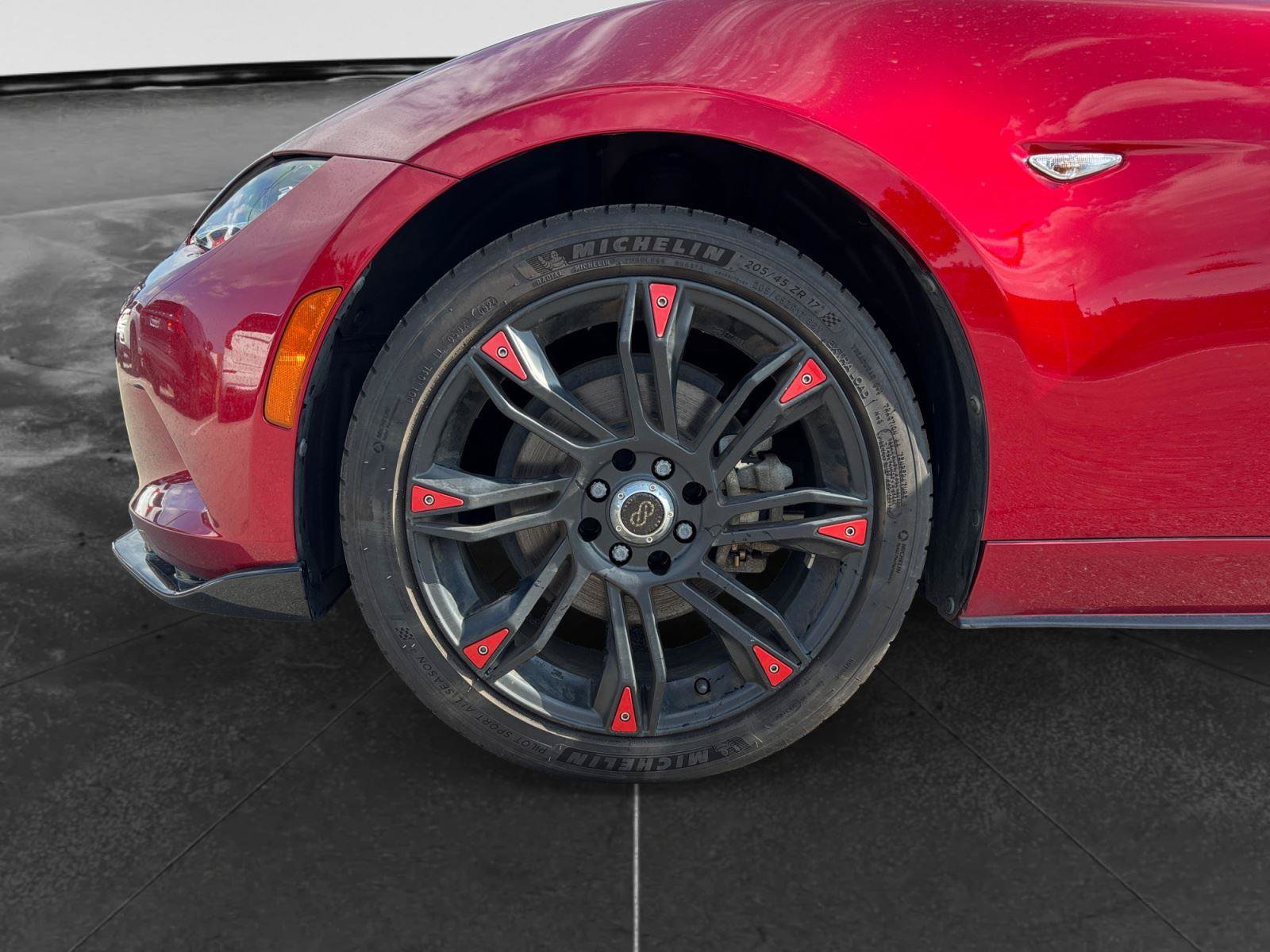 Used 2020 MAZDA MX-5 Miata RF Club RWD image 9
