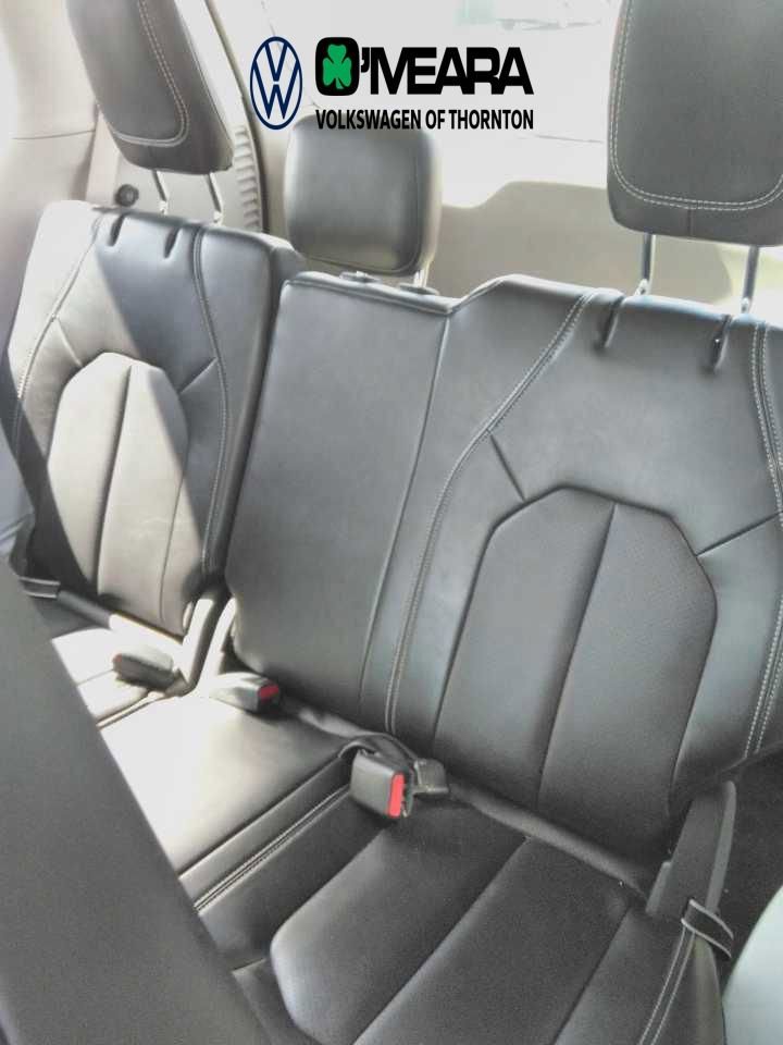 Used 2024 Chrysler Pacifica Limited FWD image 7