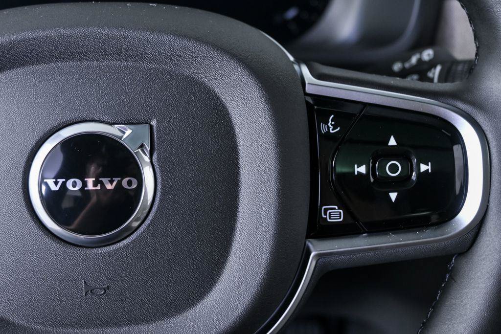 New 2026 Volvo XC90 B6 Plus w/ Protection Package Premier AWD/4WD image 11